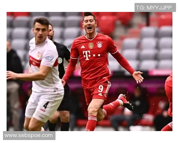 莱万回归旧主赛场引发拜仁球迷愤怒声讨称其忘恩负义