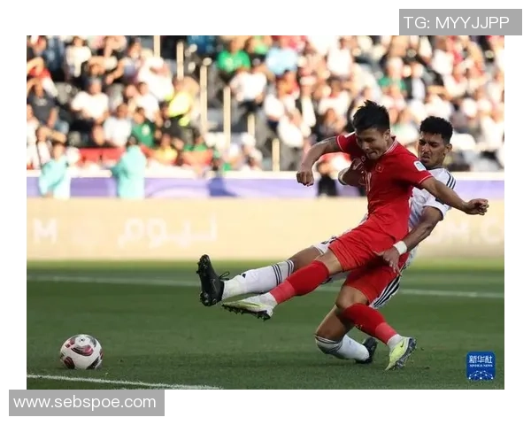 越南队与阿联酋队激战正酣争夺亚洲杯晋级名额的关键对决